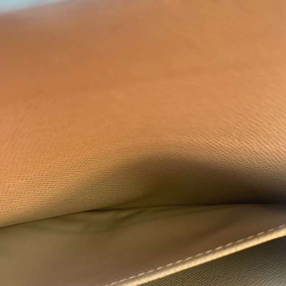 LV Twist  Wallet - Picture 4 of 15